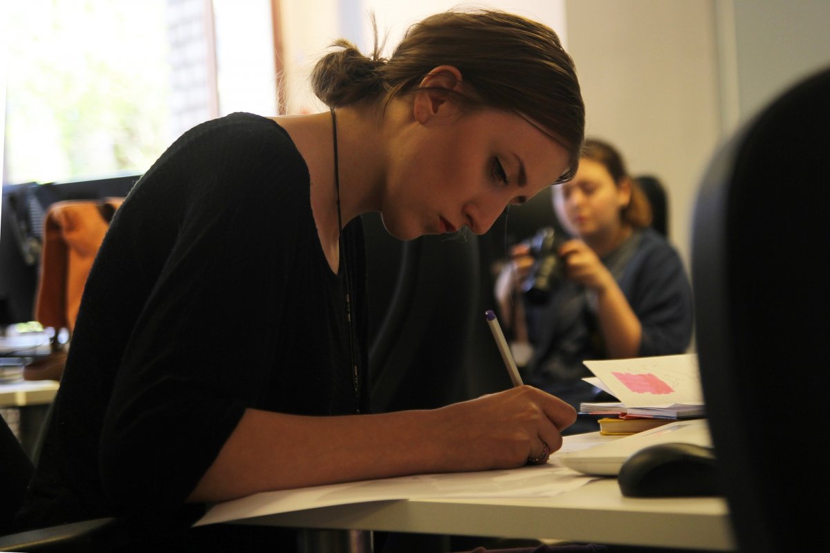 Desemprego cai mais entre as mulheres do que entre os homens baianos em 2022 