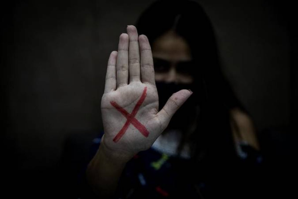 Brasil bate recorde de feminicídios em 2022; uma mulher é vítima a cada 6 horas