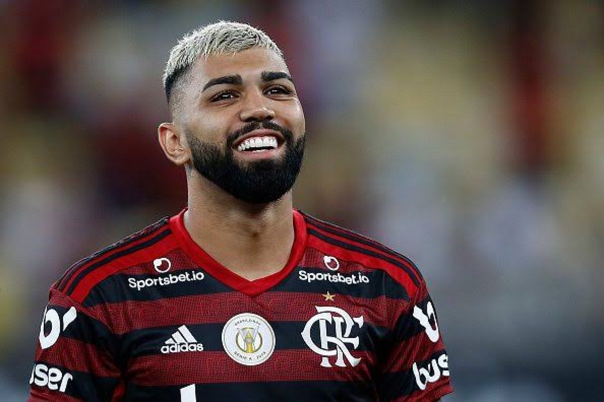 Gabigol eterniza taça do Flamengo na Libertadores com tatuagem 