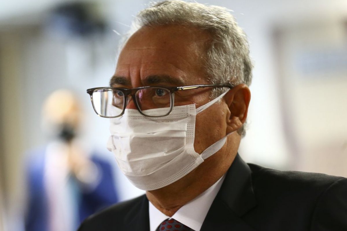 Renan Calheiros é eleito o novo presidente de Comissão de Relações Exteriores do Senado 