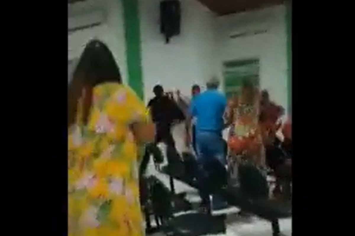 Vídeo: briga entre vereador e esposo de edil é registrada na Câmara de Vereadores de Muritiba