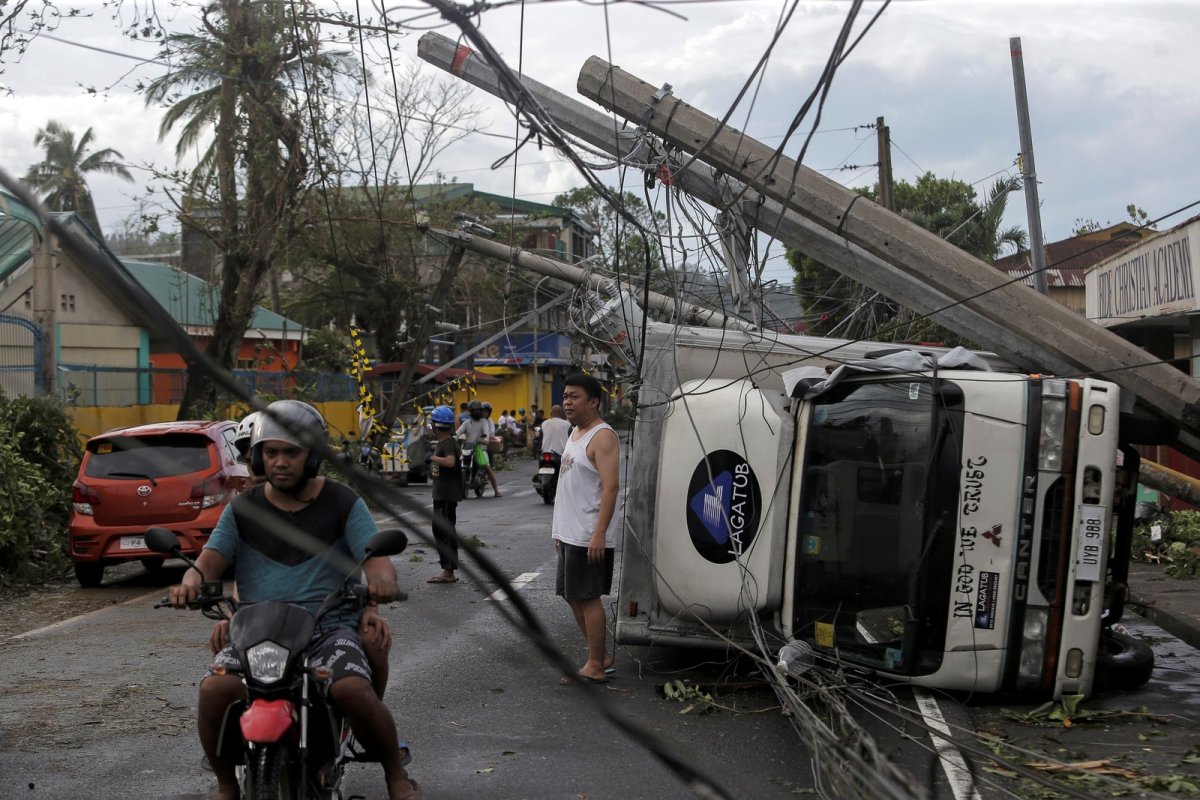 Tufão deixa mortos nas Filipinas