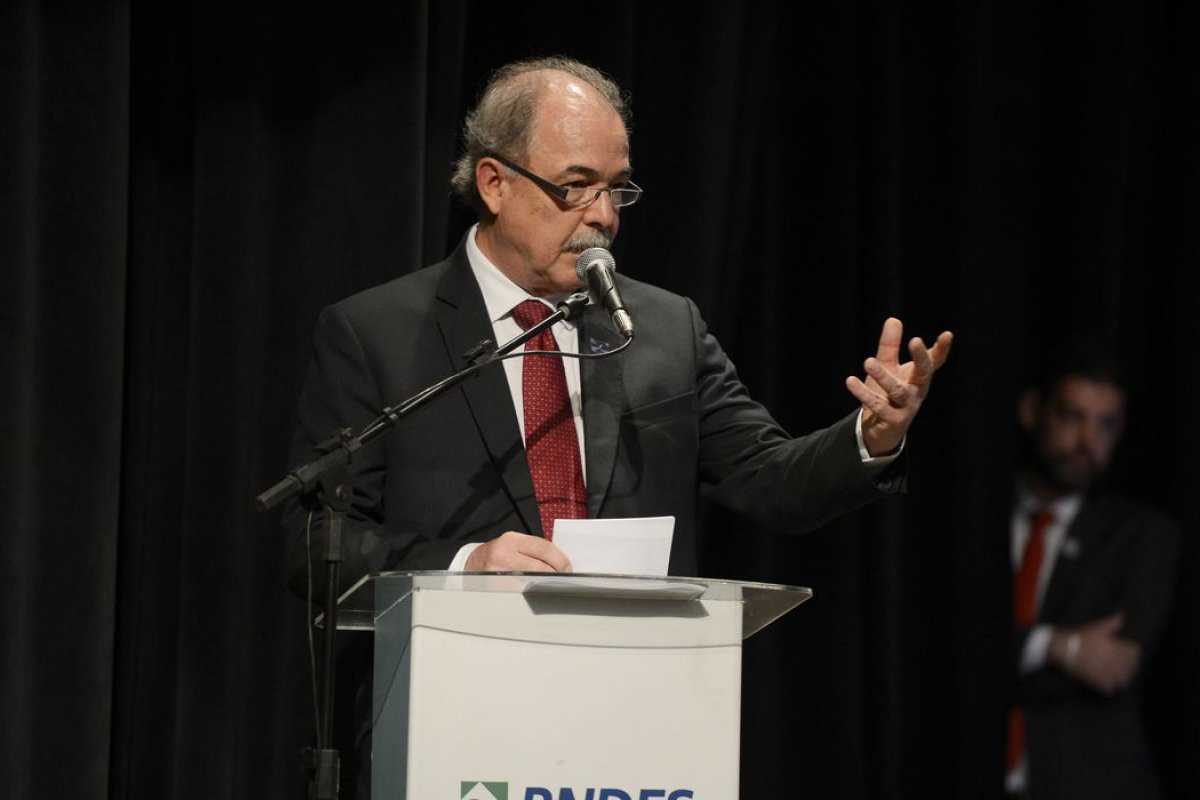 BNDES ‘jamais ficará omisso’ diante de crise das Lojas Americanas, diz Mercadante