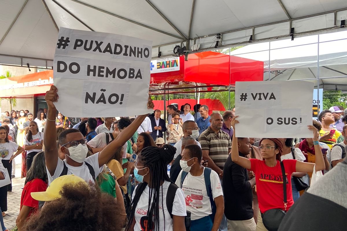 Jerônimo se irrita com protesto em evento: 'irresponsável'