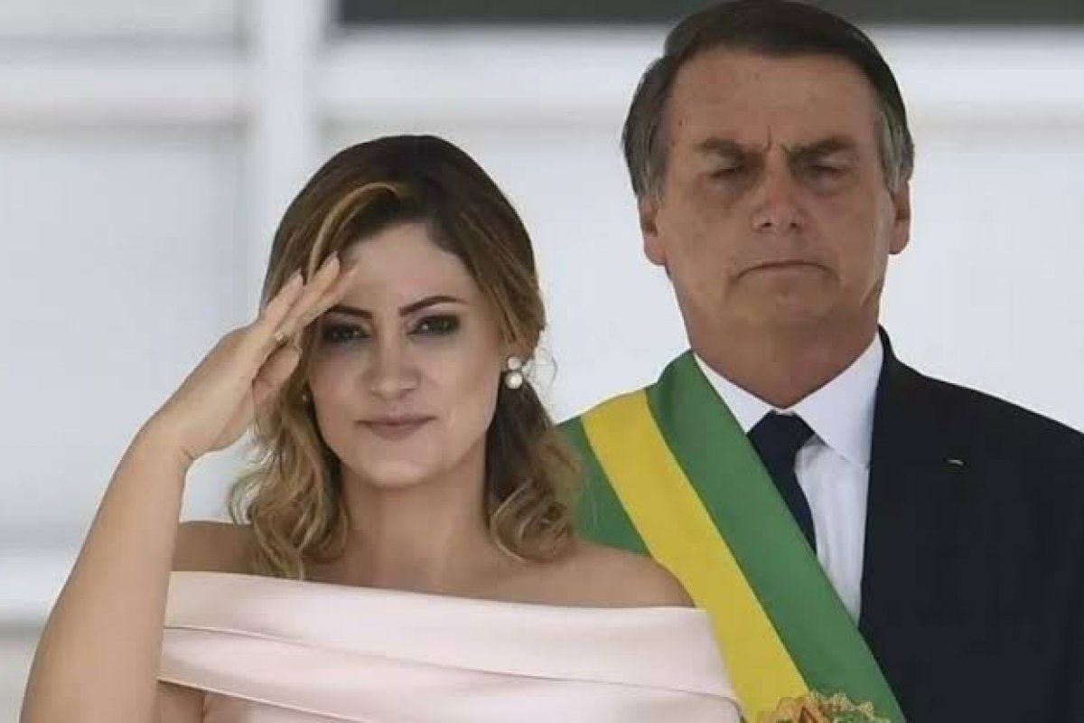 Michelle Bolsonaro pode estrear carreira política ainda neste mês 