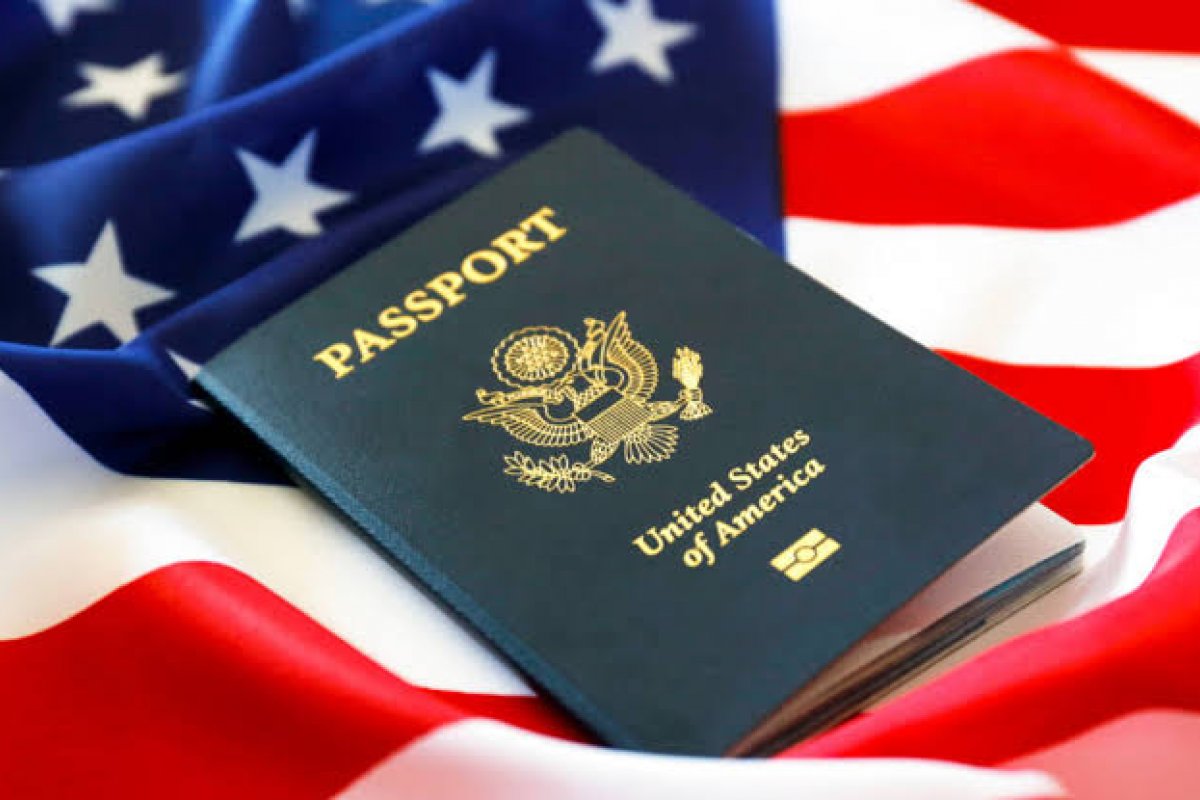 Exigir visto de turismo para americanos pode trazer consequências econômicas, avalia especialista em imigração! 