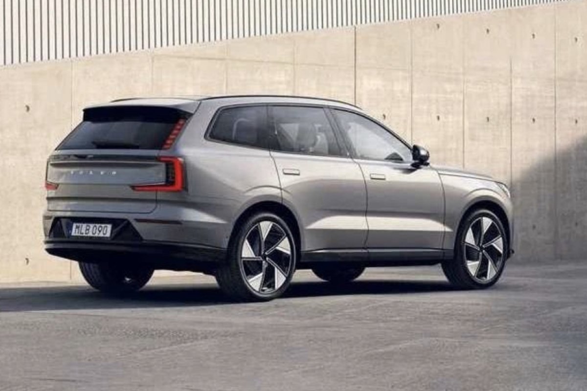 Volvo terá mini SUV elétrico no Brasil e EX 90 terá vendas iniciadas este ano 