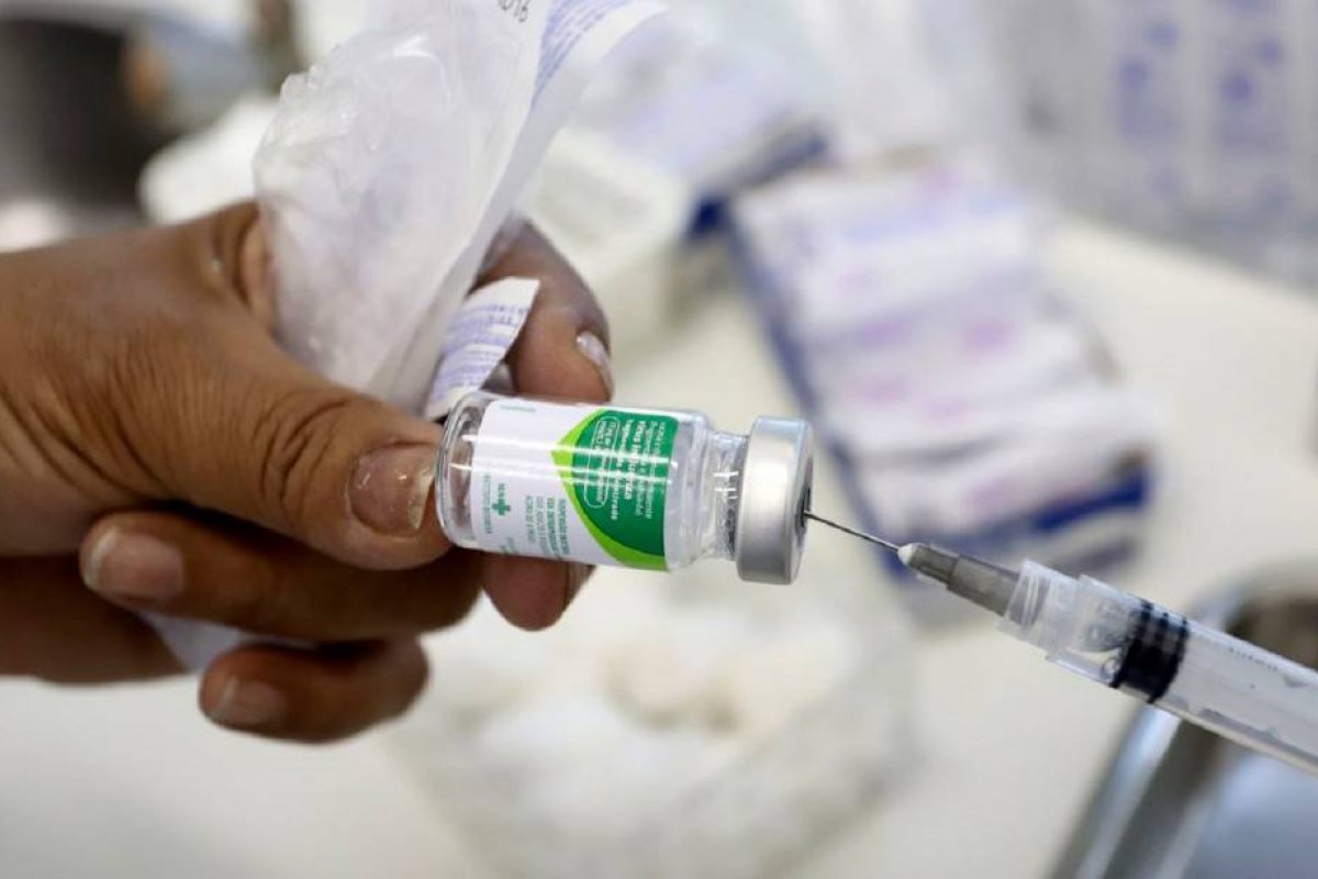 Vacinação contra gripe começa em abril; veja quem pode se imunizar