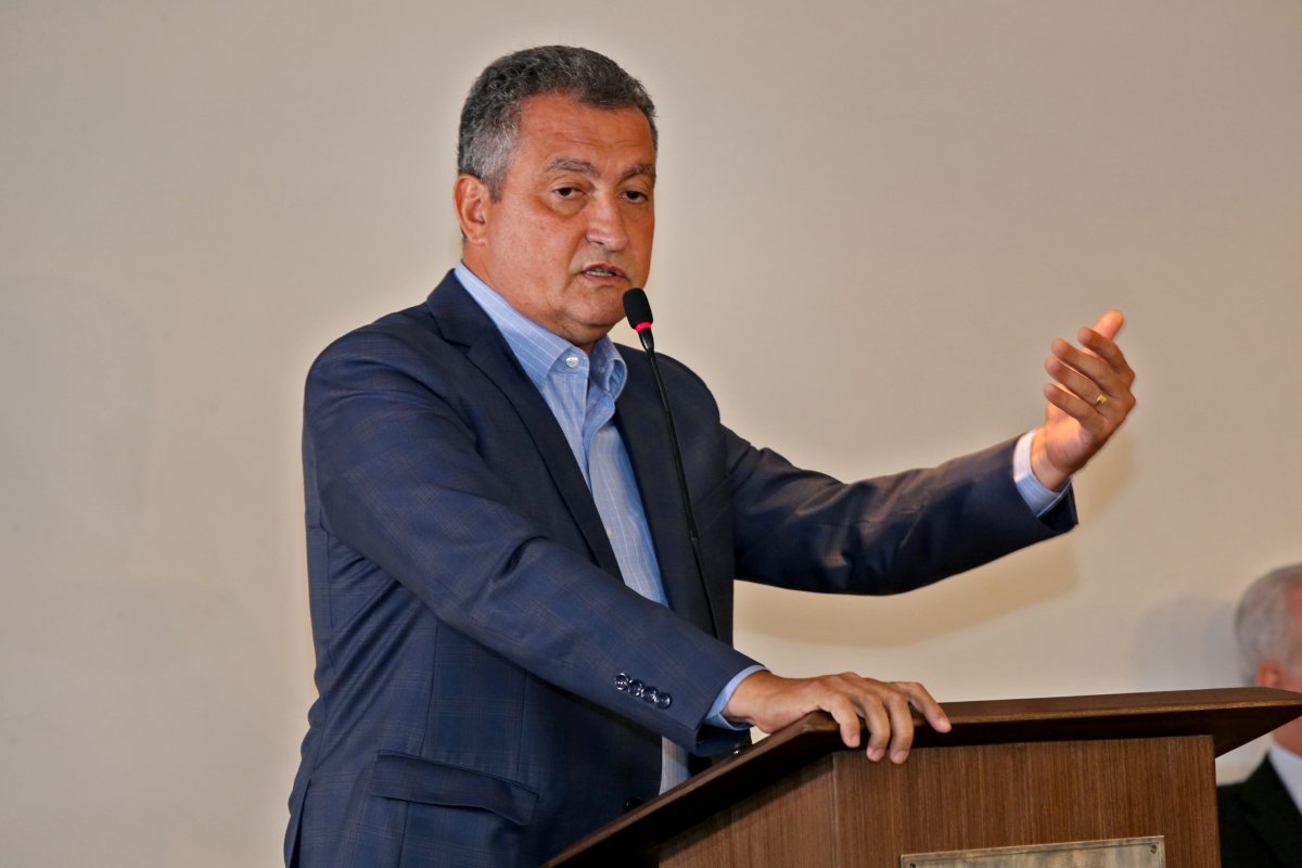 "Não acredito que a prefeitura tenha interesse de atrasar as obras", afirma Rui Costa sobre nova rodoviária 