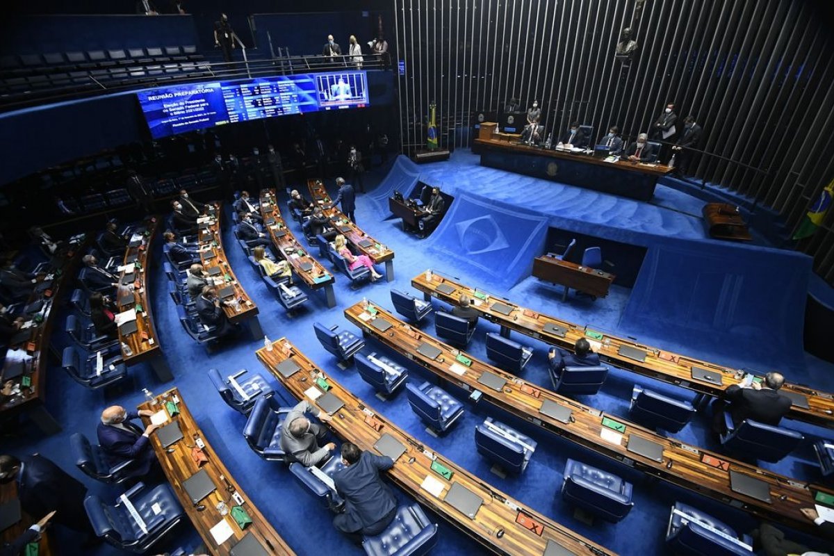Parlamentares buscam apoio do governo Lula para popularizar reforma tributária