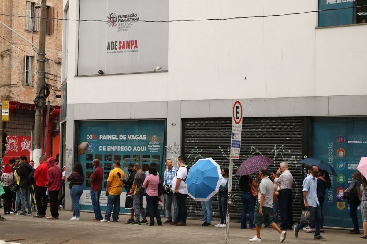 Desemprego chega a 8,4% entre novembro e janeiro e se mantém estável