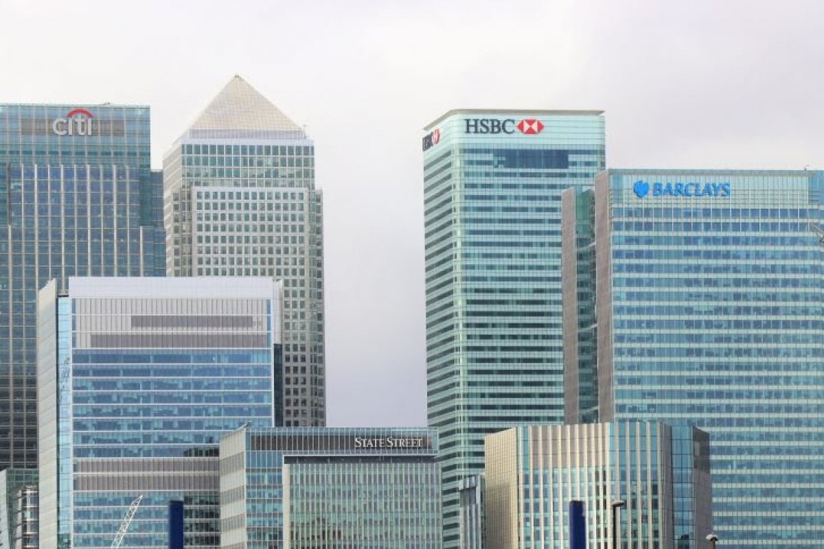 Setor global de bancos sofre pior semana desde 2008