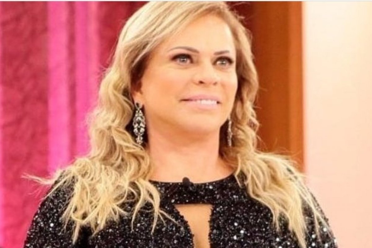 Christina Rocha faz desabafo sobre fim do Casos de Família! 