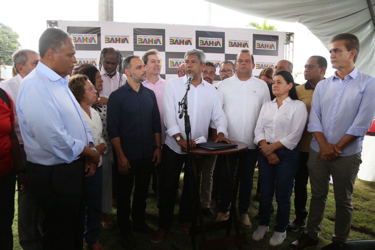 Jerônimo vai à China para discutir ponte Salvador-Itaparica, VLT e  BYD 
