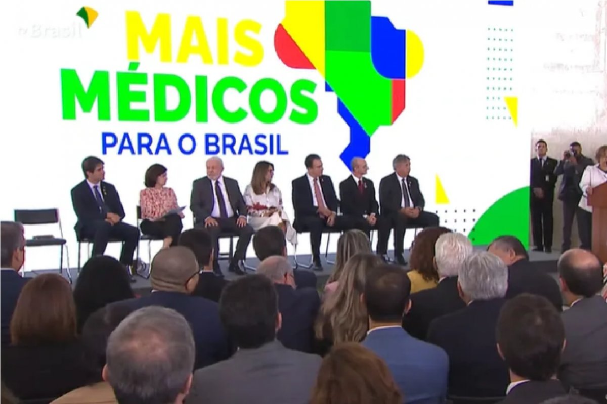 Programa Mais Médicos é relançado com incentivo para municípios vulneráveis e para médicos do Fies