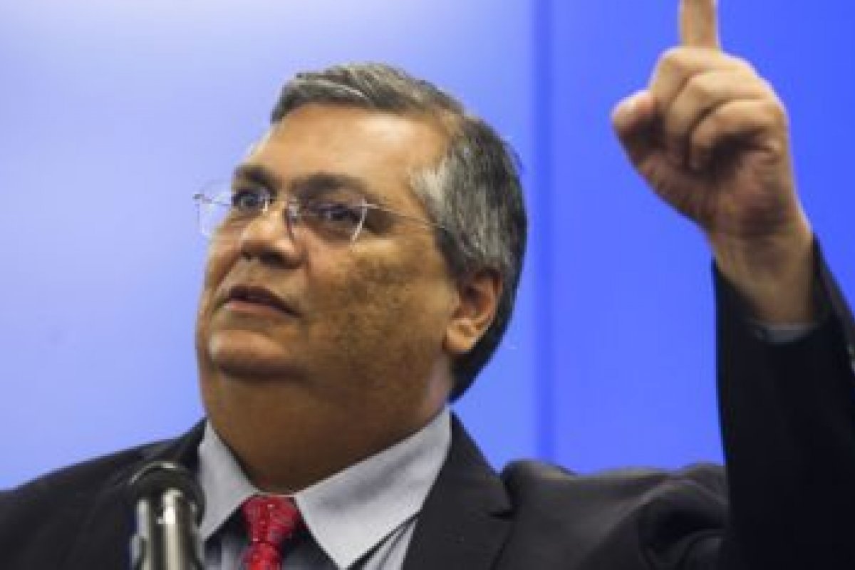Ministro da Justiça pede investigação de fake news contra políticos no STF