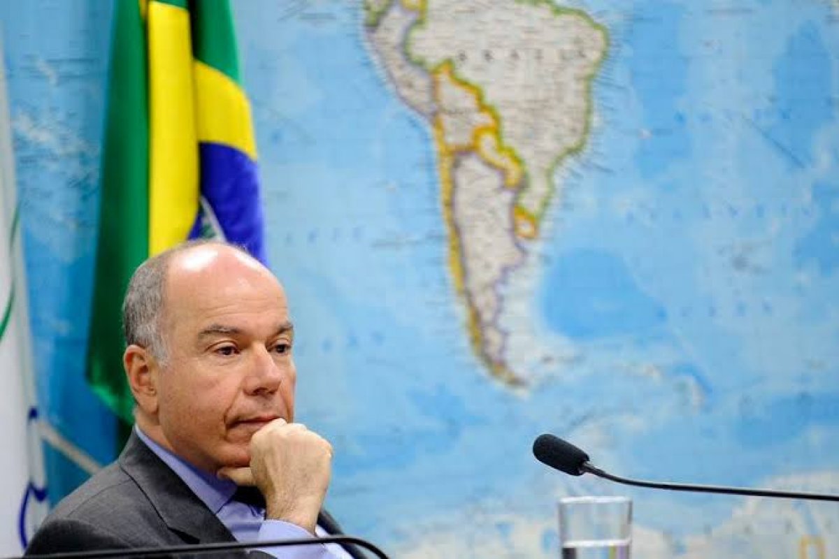 Brasil reconhece mandado de prisão contra Putin e Lula mediará conversas para acabar com conflito na Ucrânia 