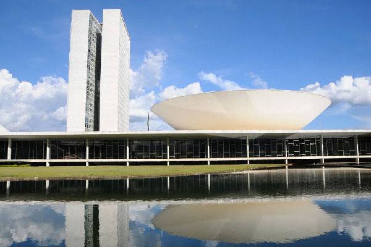 PL que prevê concessão sumária de medidas protetivas às mulheres é aprovado por deputados
