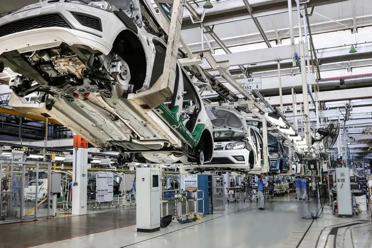 Falta de compradores não deve reduzir preços de automóveis; veja