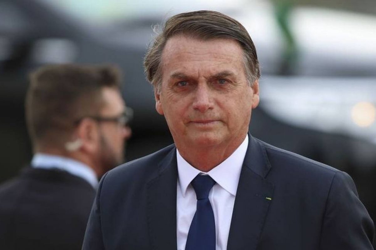Bolsonaro elogia decisão da Anvisa sobre maconha medicinal
