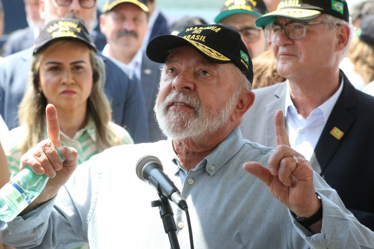 Não há 'explicação' para Selic a 13,75%, diz Lula