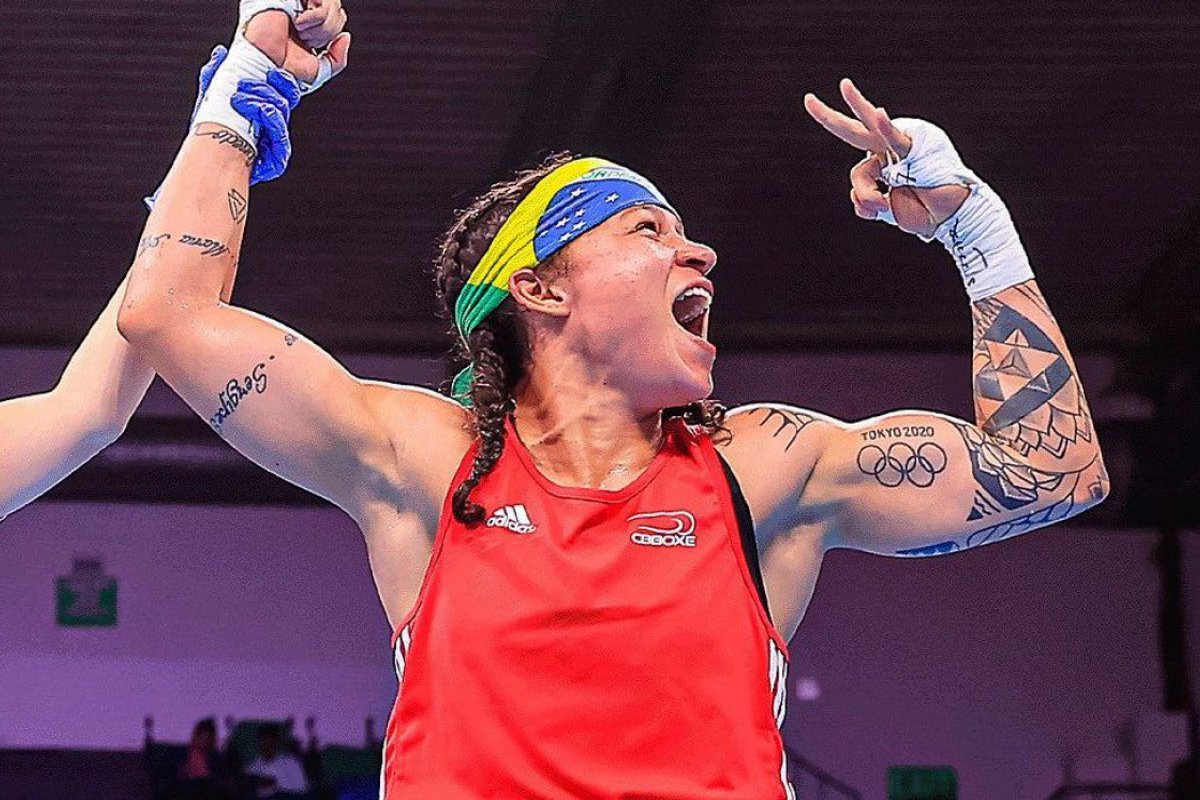 Bia Ferreira vence semi-final e disputará 3ª final mundial de boxe