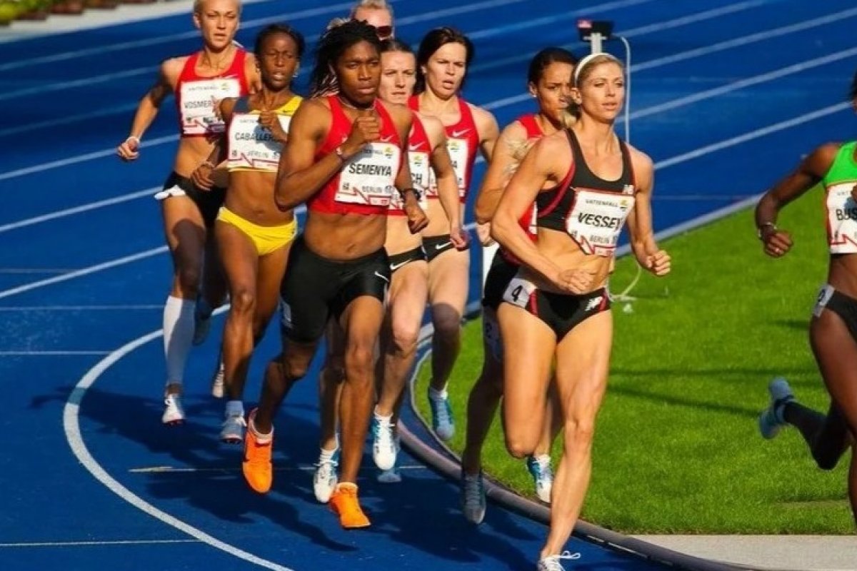 Federação mundial proíbe mulheres trans de competir em eventos internacionais  