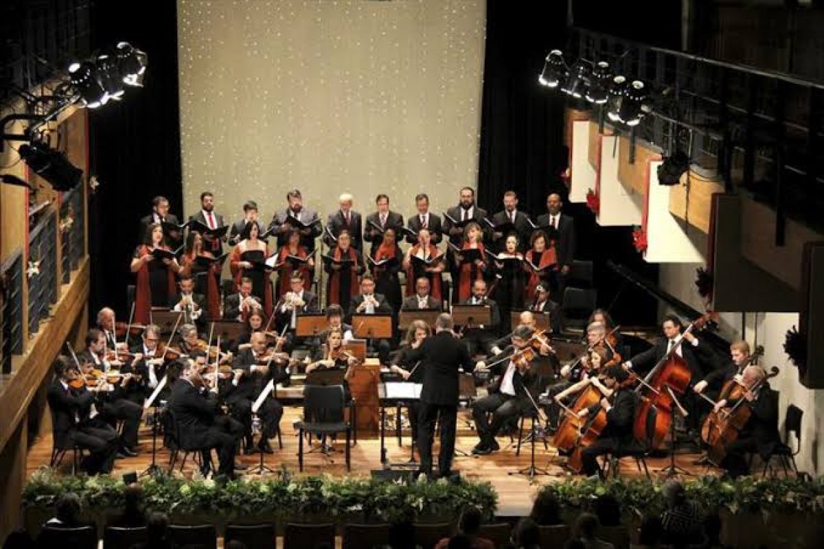 1º Concerto Harmônico leva magia do natal para a população 