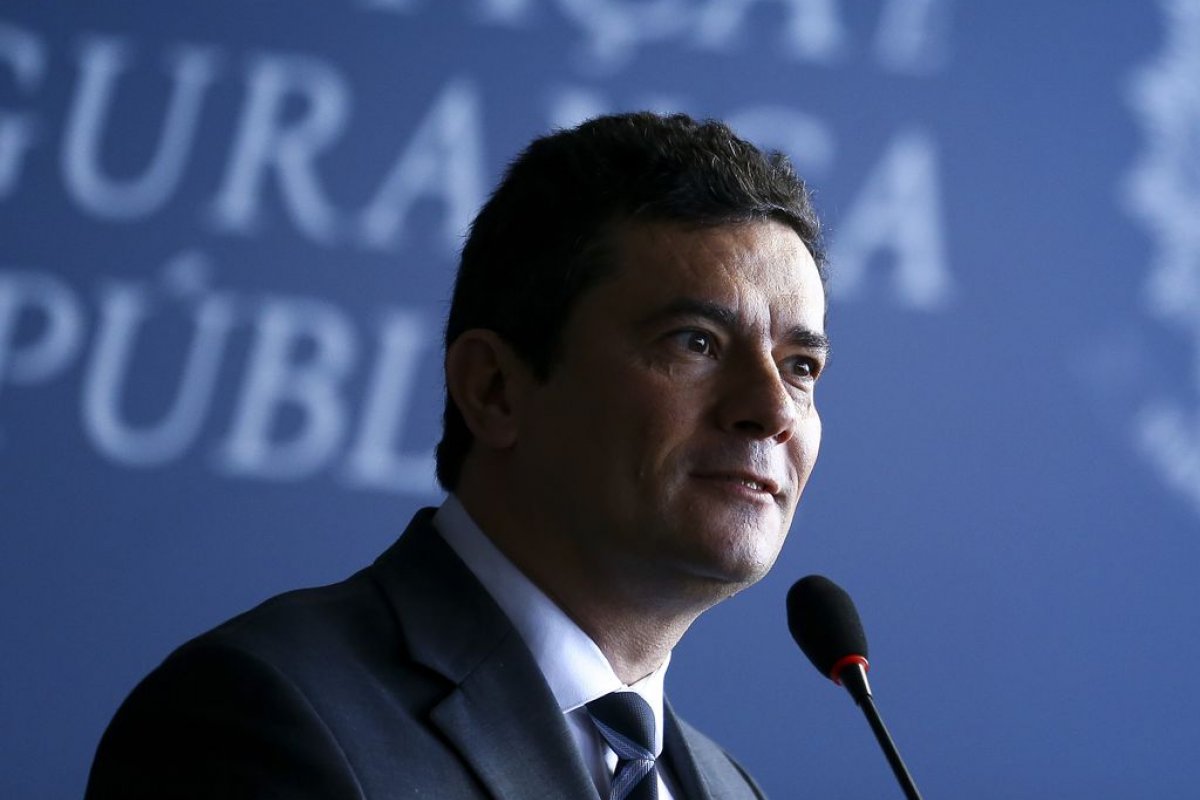 Mulher do líder do plano do PCC contra Moro é solta 