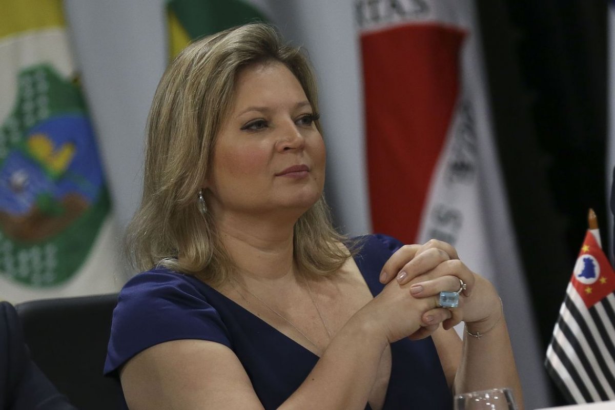 Deputado Filipe Barros apresenta denúncias contra Joice Hasselmann
