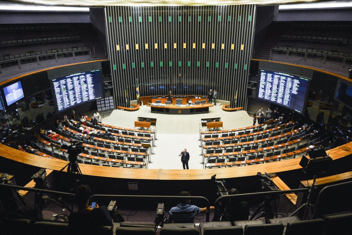 Texto-base de projeto que endurece legislação penal é aprovado pela Câmara