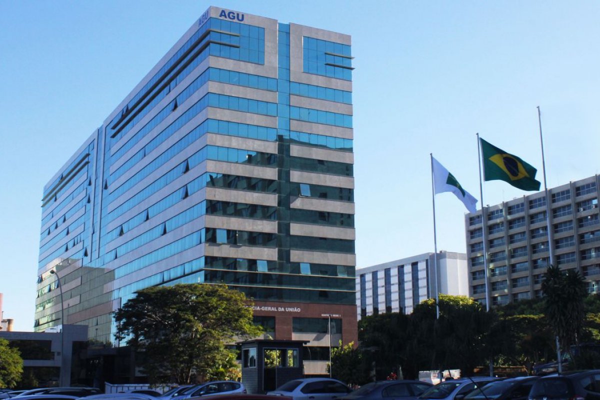 AGU alega que deixou de recorrer a 1,9 milhão de processos em três anos