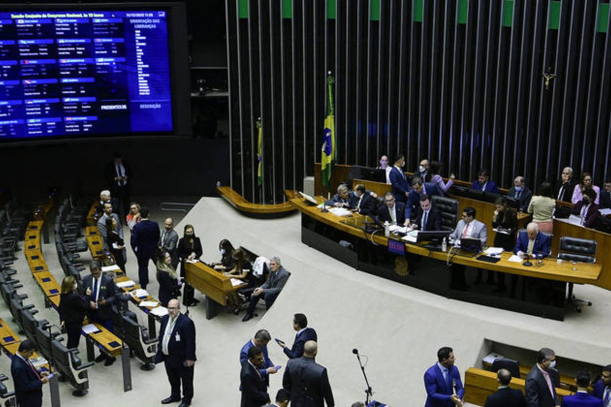 Orçamento secreto de anos anteriores tem quase R$ 16 bilhões parados 