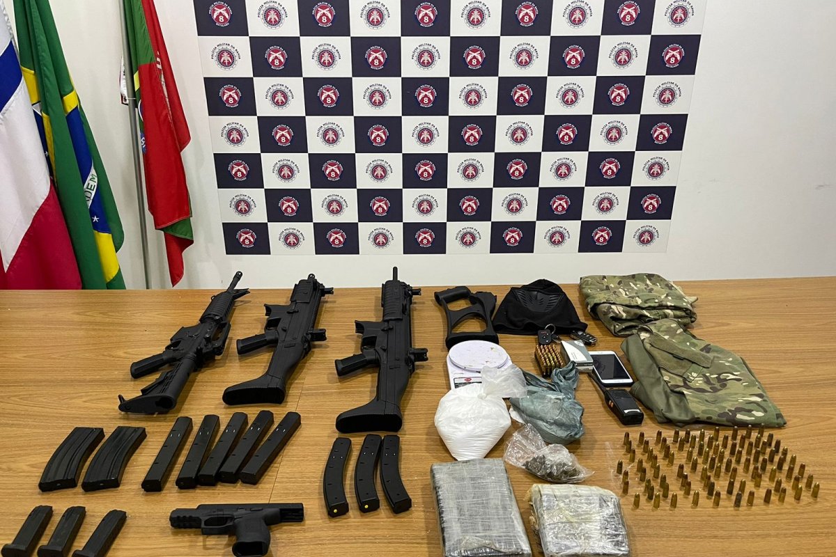 PM apreende fuzil e submetralhadora em operação no sul da Bahia