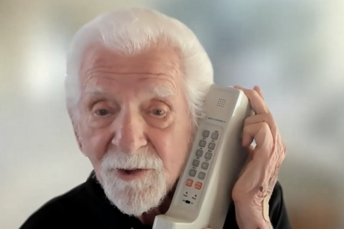 Há 50 anos, funcionário da Motorola realizava primeira ligação com celular 