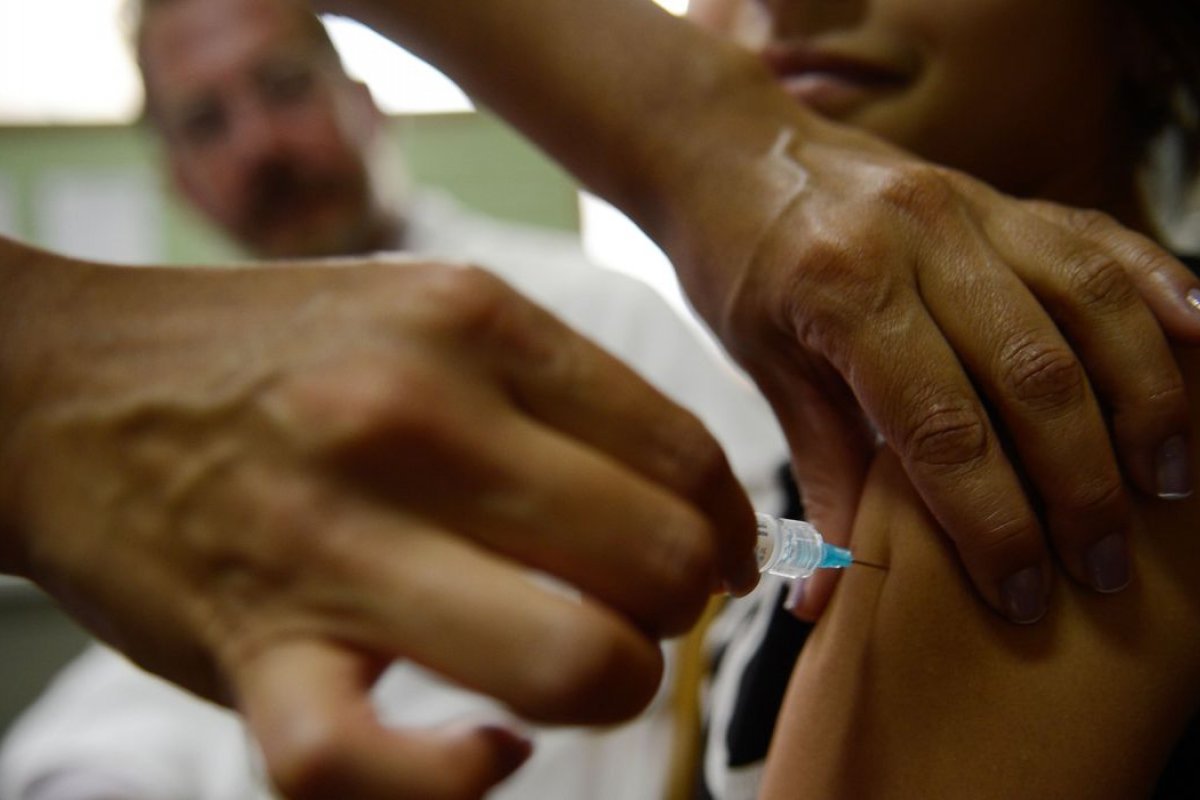 Vacina contra HPV está com cobertura 40% abaixo do ideal  em homens