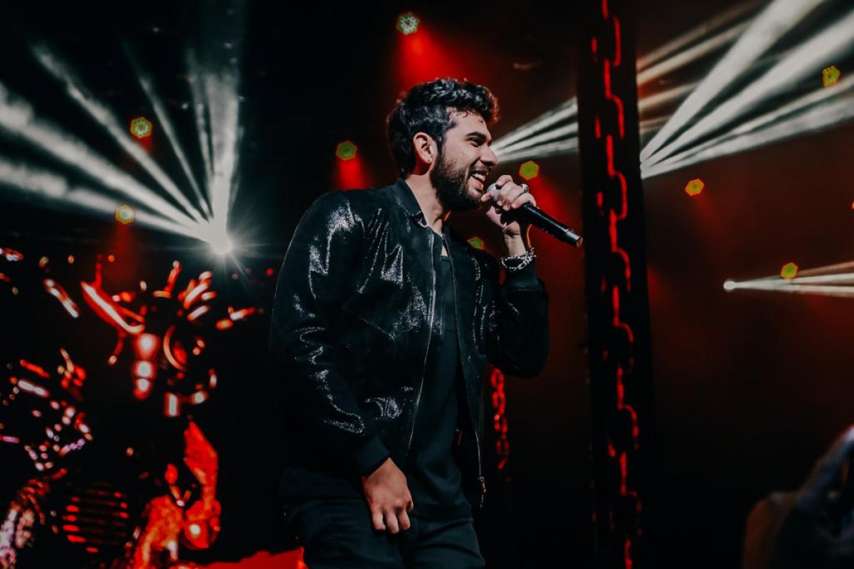 Gustavo Mioto inicia turnê "Conexão" com super produção! 