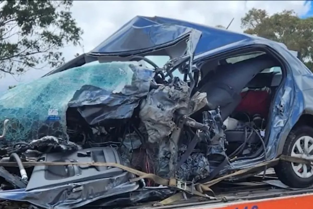 Colisão entre carro e carreta deixa dois mortos em Vitória da Conquista