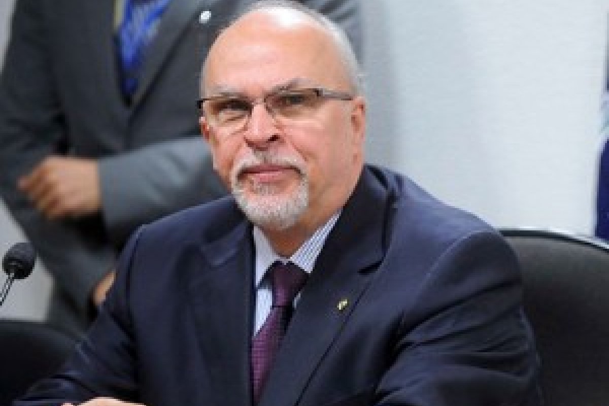 Réu por corrupção passiva, Negromonte relatará contas de Salvador 