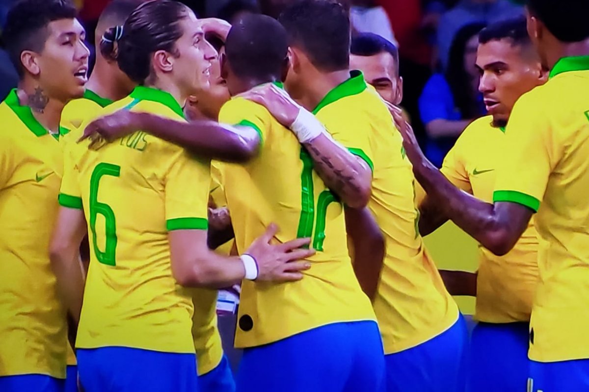 Brasil goleia Honduras em último amistoso antes da estreia na Copa América 