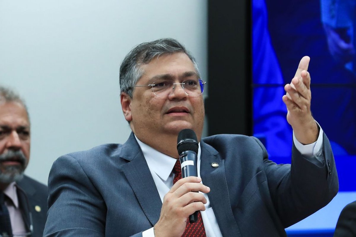 Ministério da Justiça solicita remoção de contas que incentivam ataques a escolas nas redes sociais