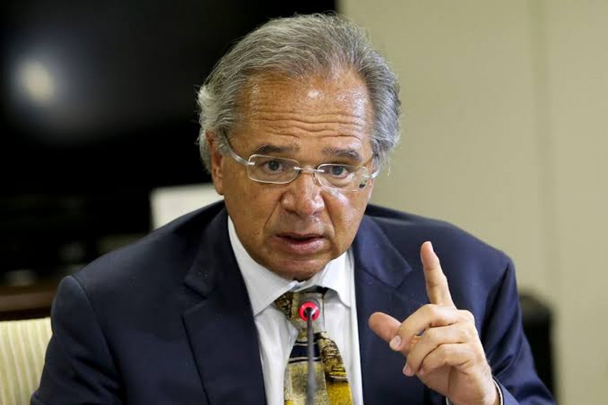 Guedes diz que Selic menor vai fazer Brasil economizar R$ 96 bilhões