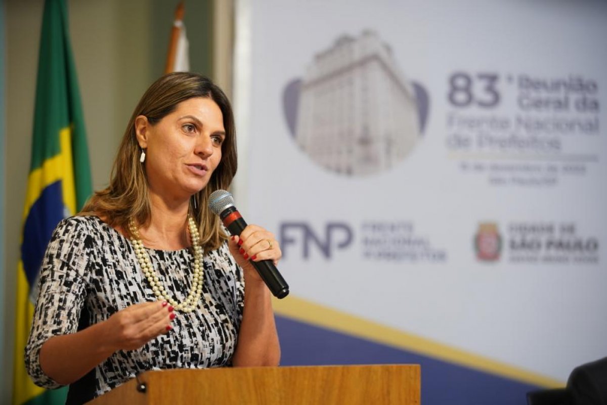 Secretária da Fazenda de Salvador participa de discussão da Reforma Tributária 