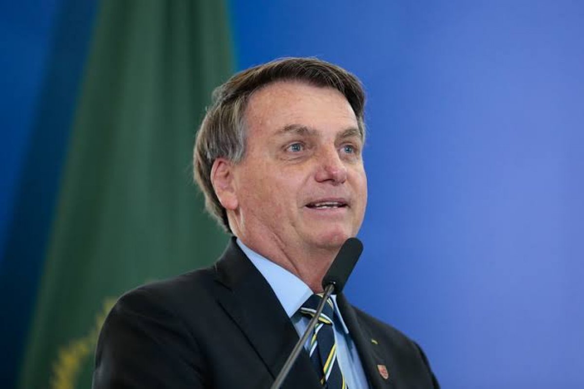 Em depoimento, Bolsonaro diz que conversou com o ex-chefe da Receita Federal sobre as joias