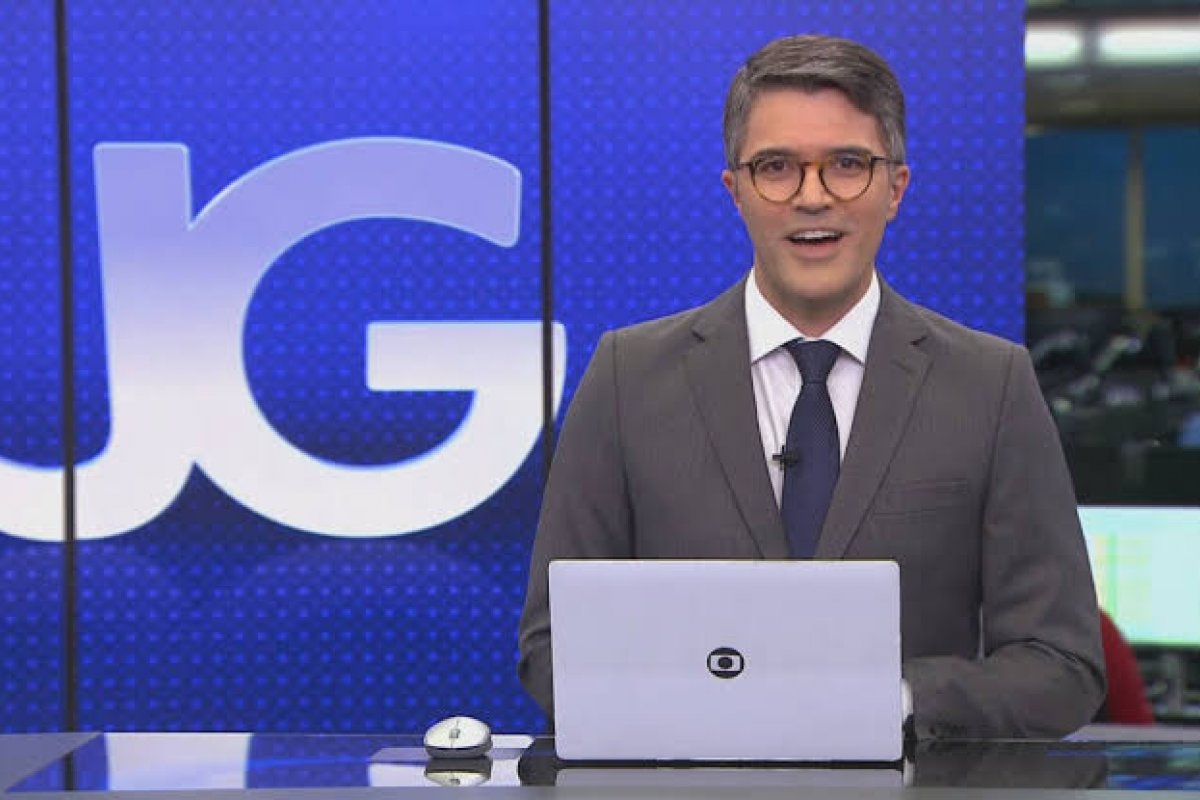 Jornalista Bruno Tavares assume a bancada do Jornal da Globo! 