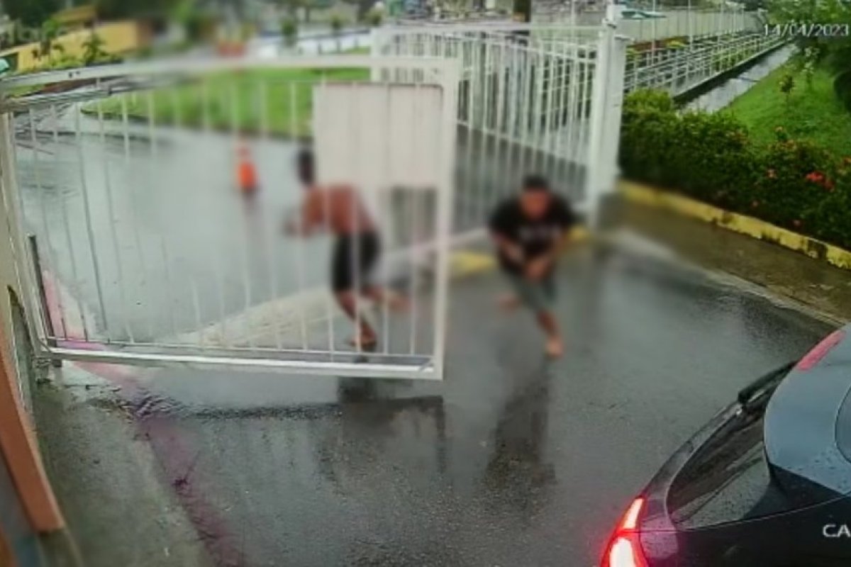 Três pessoas são mortas a tiros e outras duas ficam feridas durante ataque a condomínio em Belford Roxo, no RJ 