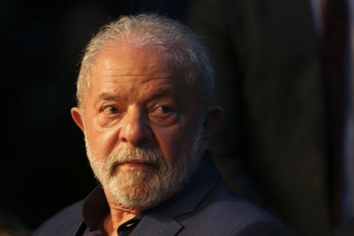 Ucrânia convida Lula a visitar Kiev para 'compreender' realidade da guerra