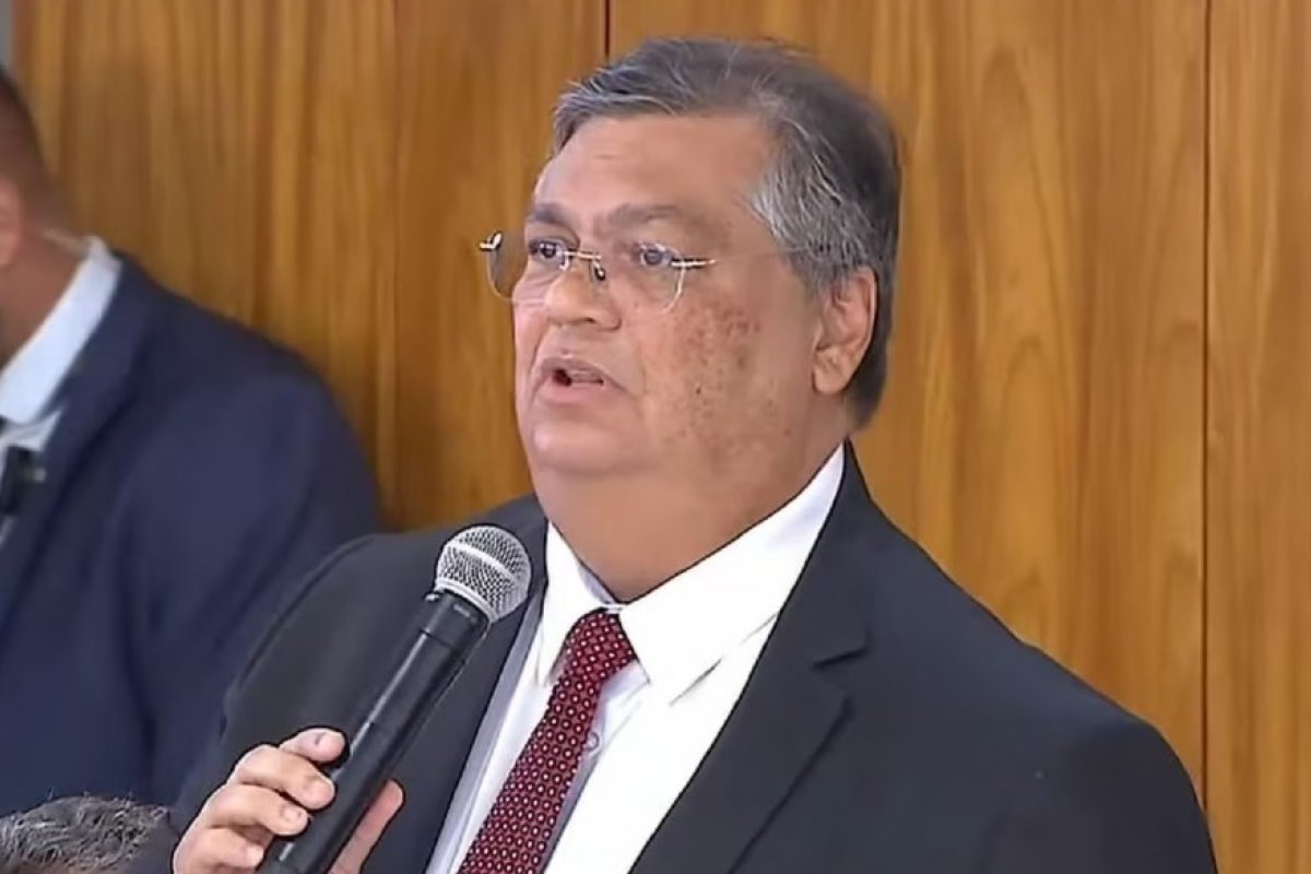Mais de 750 perfis são retirados das redes sociais após violência nas escolas, diz Dino
