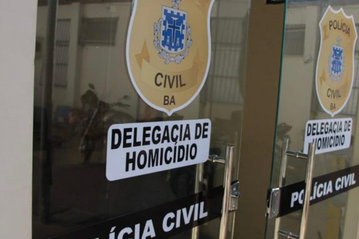 Polícia prende mulher acusada de atear fogo no cunhado em Feira de Santana