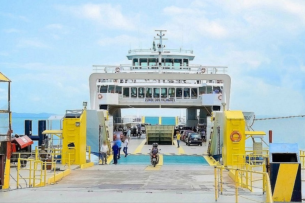 Ferry-Boat inicia operação especial para feriado de Tiradentes